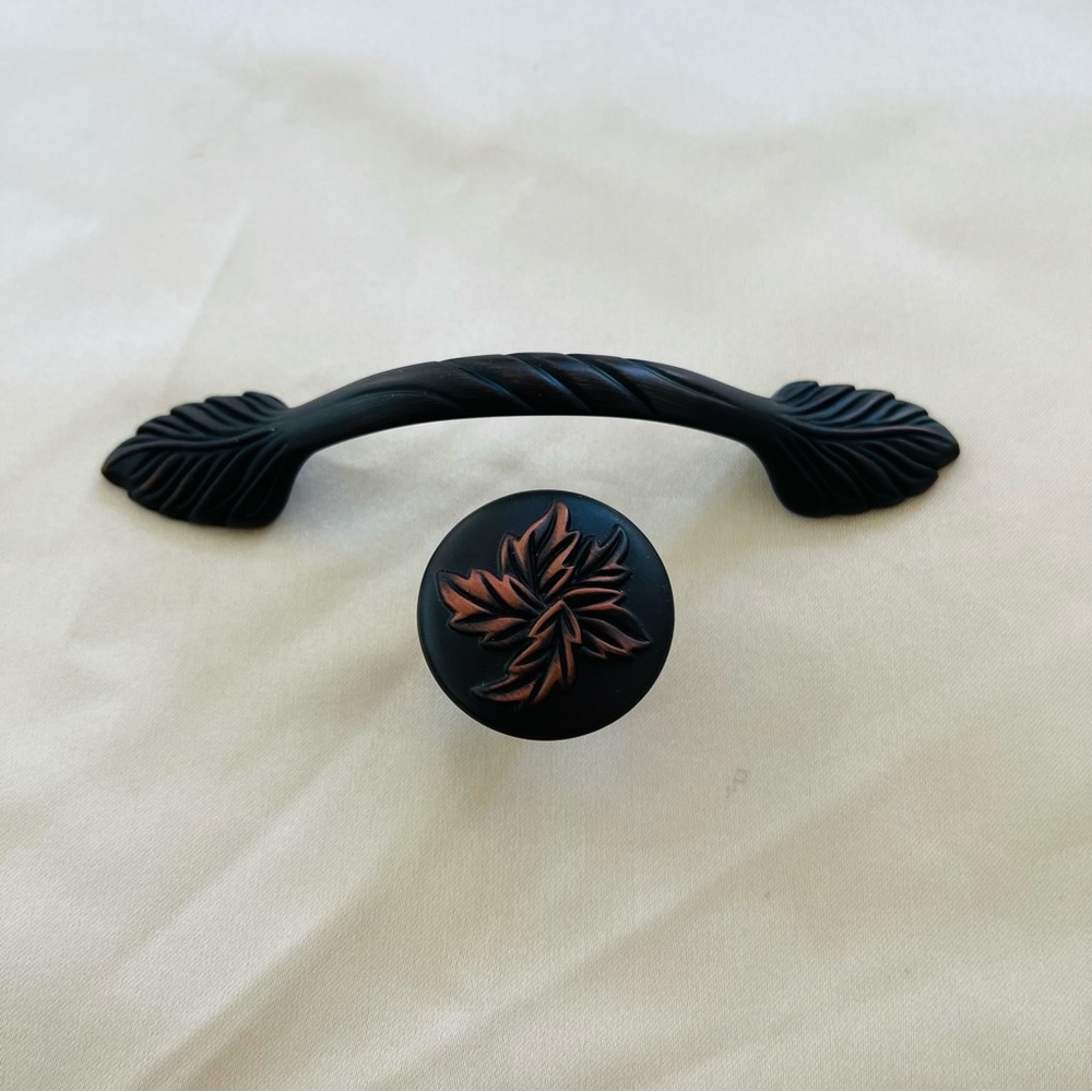 Century Hardware Cabinet Knob and Pull - Aspen